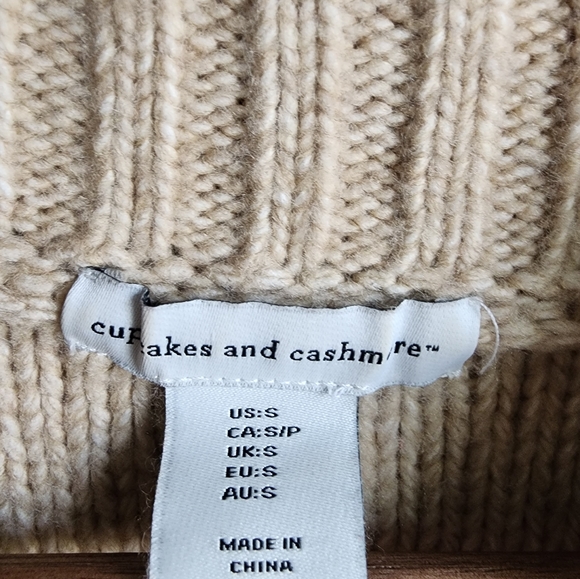 Cupcakes & cashmere knit sweater - Picture 4 of 4